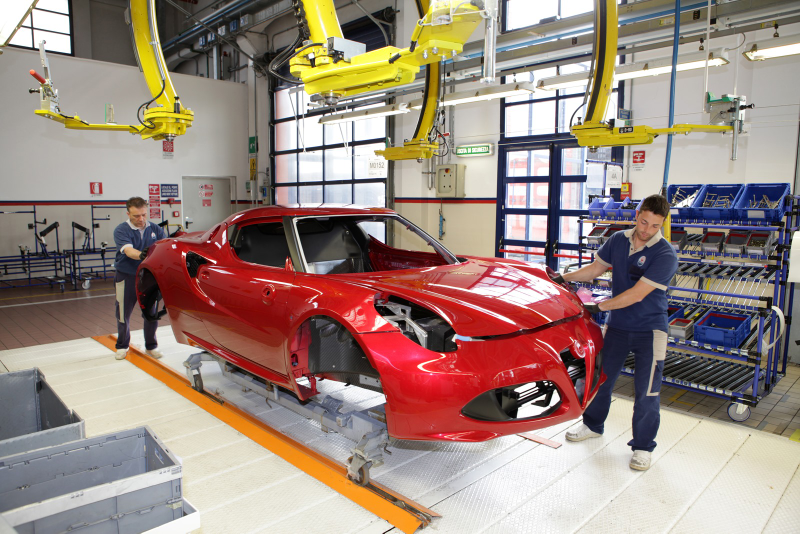 Illustration for article titled The Fourteen Coolest Facts About The Sexxxy Alfa Romeo 4C